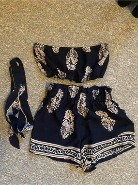 Black Strapless Two-Piece Shorts Set with Gold and Cream Print
